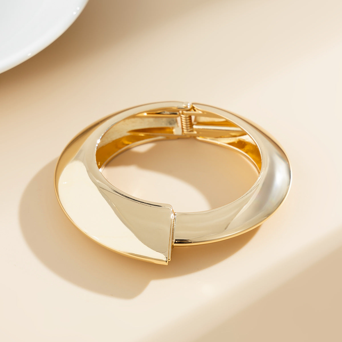 Simple Style Geometric Alloy Plating Bangle