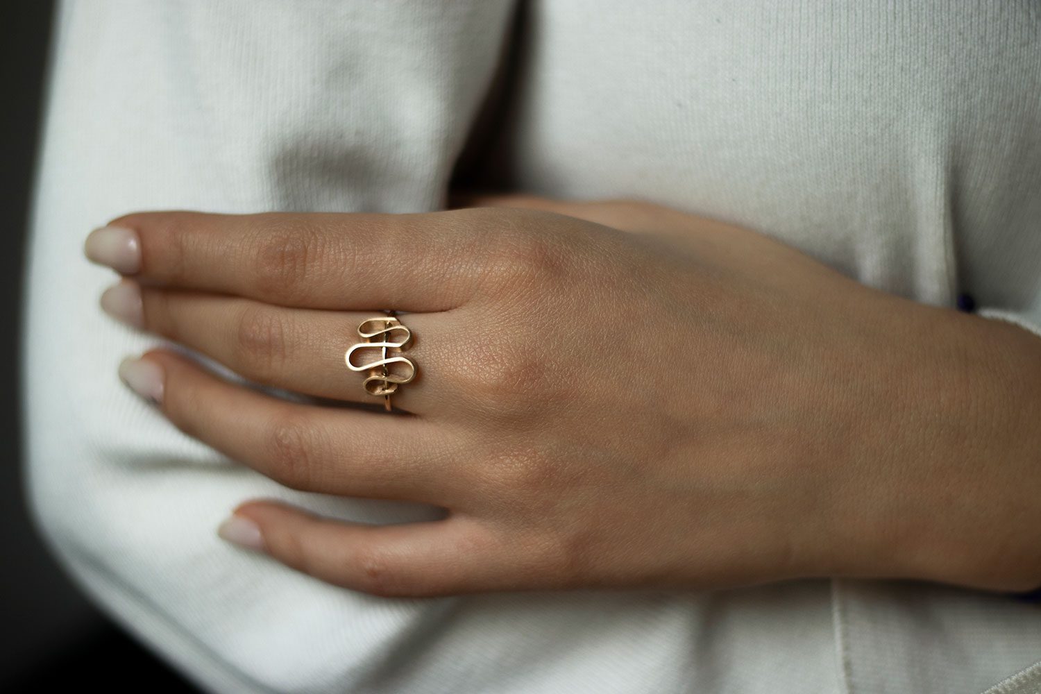 18K hienokultaiset Super Fancy kierretiemuotoiset renkaat 